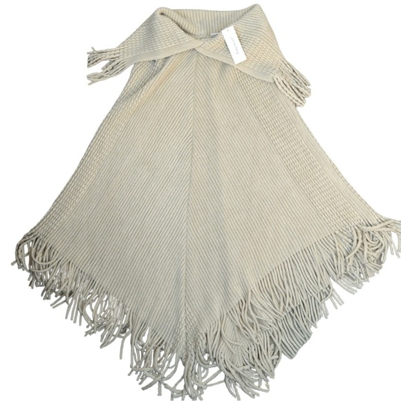 Francesca’s Light Cream Fringe Cowl Neck‎ Shawl Poncho Cape OSFM NEW - Picture 1 of 6